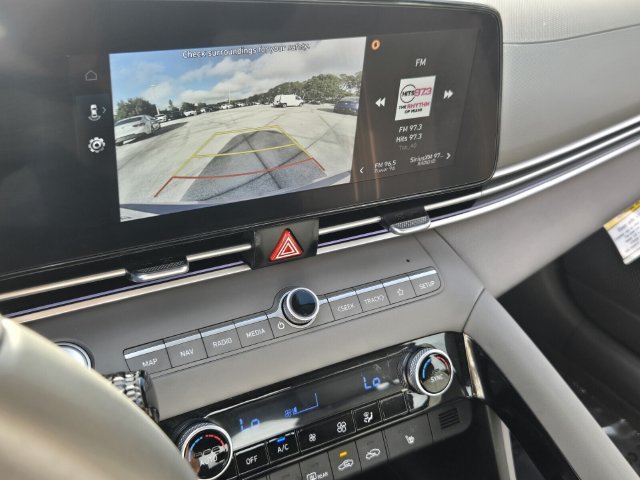 Used 2024 Hyundai Elantra SEL w/ Convenience Package FWD image 23