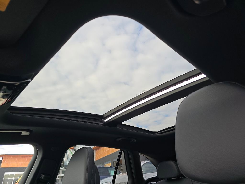 New 2026 Mercedes-Benz GLC 300 GLC 300 image 4