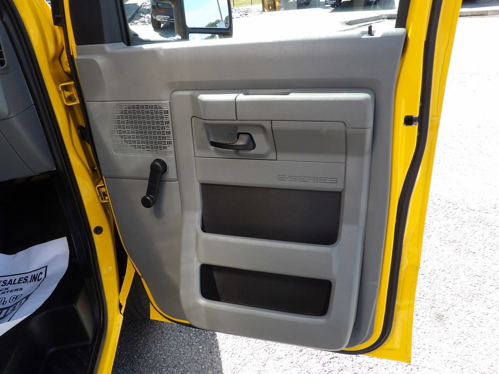 Used 2021 Ford E-350 and Econoline 350 Super Duty RWD image 24
