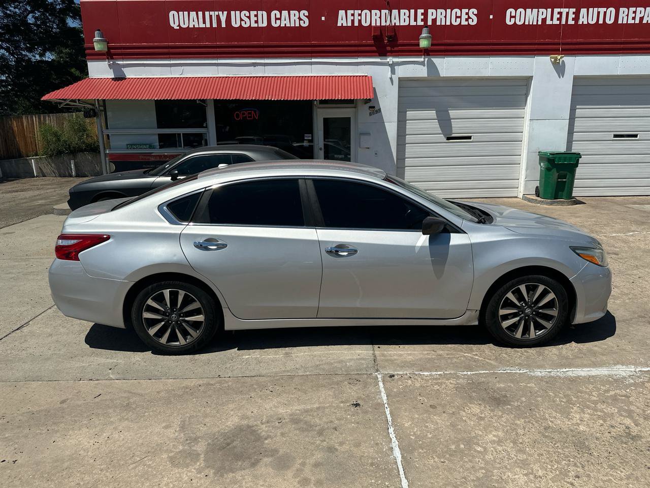 Used 2017 Nissan Altima 2.5 SV FWD image 4