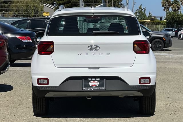 New 2026 Hyundai Venue SEL FWD image 7