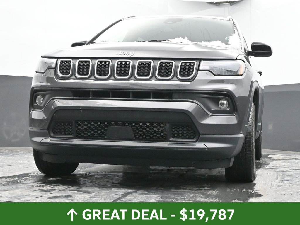 Used 2024 Jeep Compass Latitude image 46