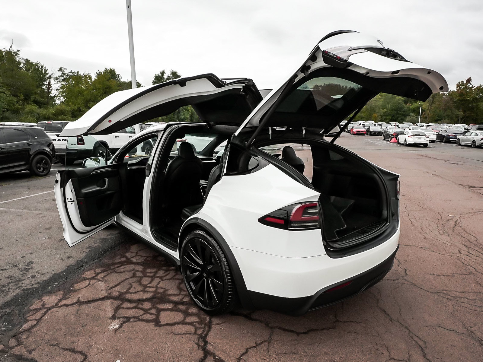 Used 2023 Tesla Model X AWD/4WD image 12