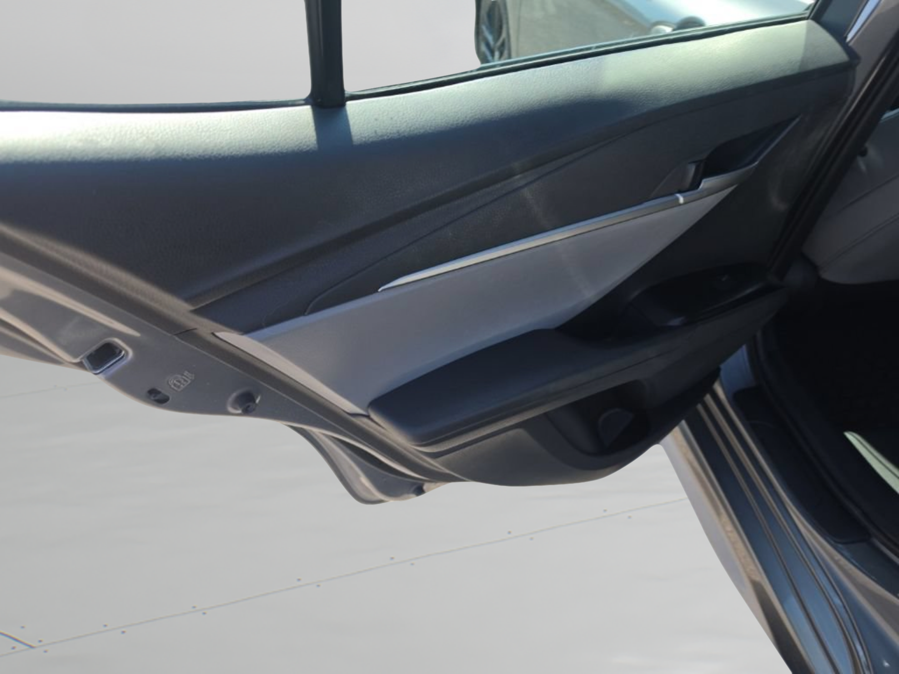 Used 2025 Toyota Camry SE FWD image 28