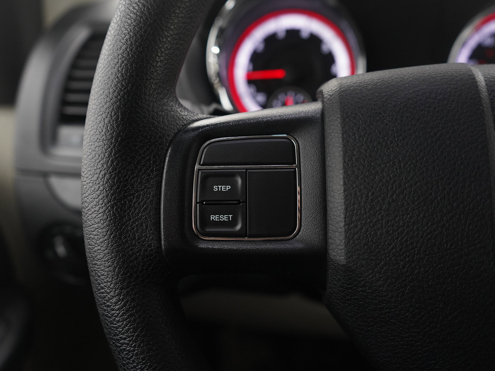 Used 2018 Dodge Grand Caravan SE image 22