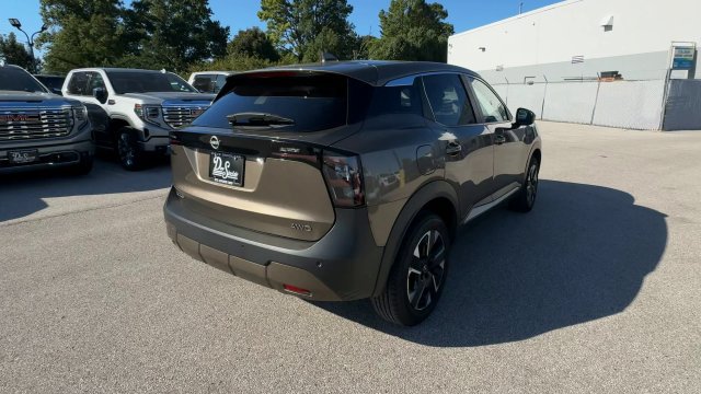 Used 2025 Nissan Kicks SV AWD/4WD image 9