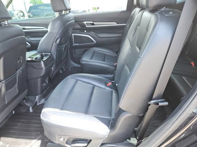 Used 2022 Kia Telluride S FWD image 13