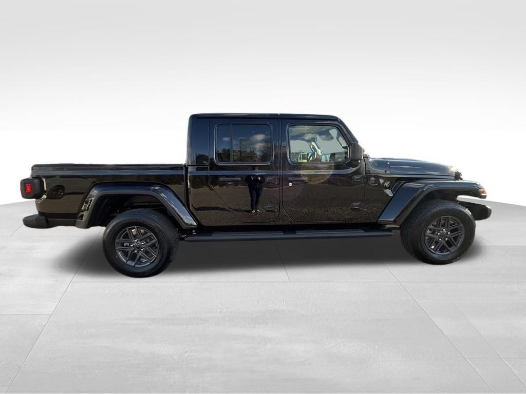 New 2026 Jeep Gladiator Sport AWD/4WD image 17