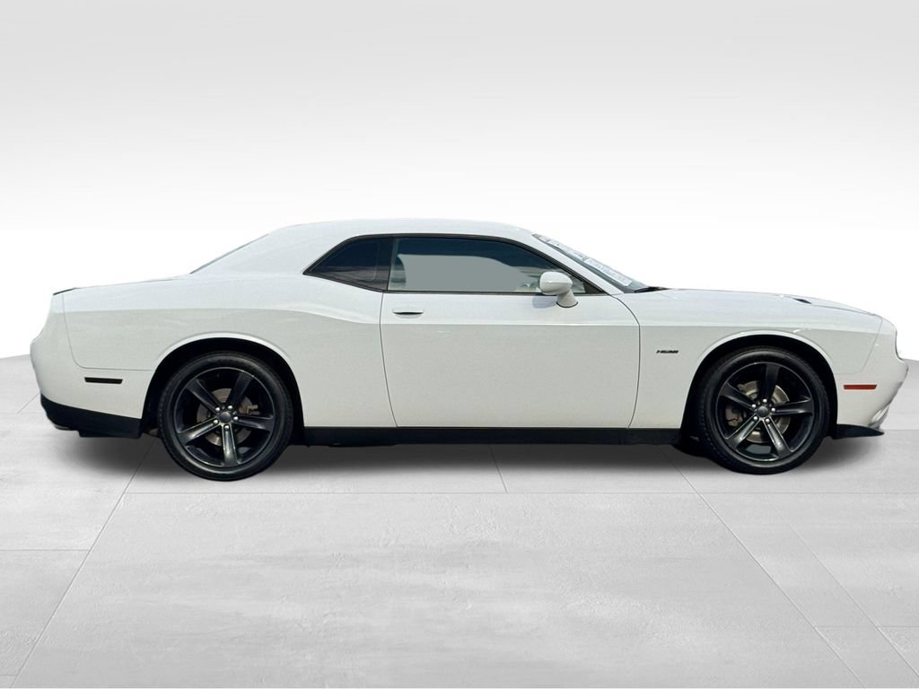 Used 2018 Dodge Challenger R/T RWD image 8