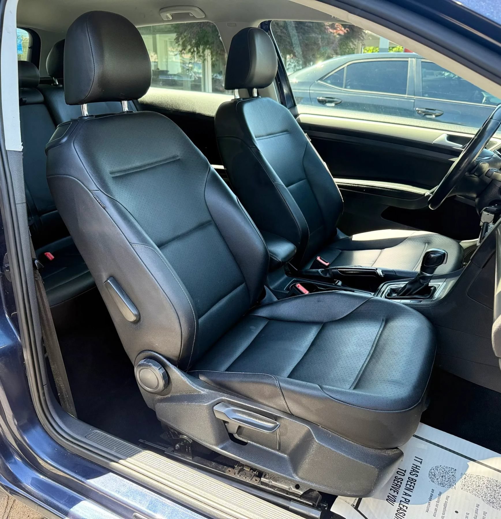 Used 2015 Volkswagen Golf S FWD image 30