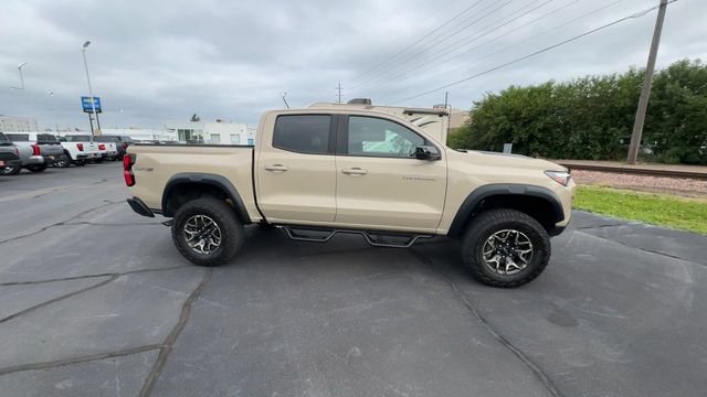 Used 2024 Chevrolet Colorado ZR2 w/ Technology Package AWD/4WD image 9