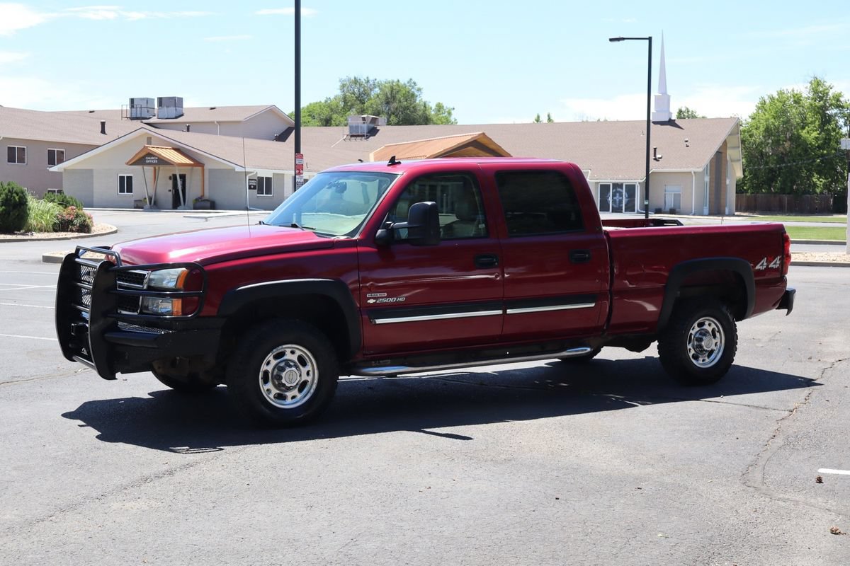 Used 2006 Chevrolet Silverado 2500 LT w/ Onstar Plus Package AWD/4WD image 10