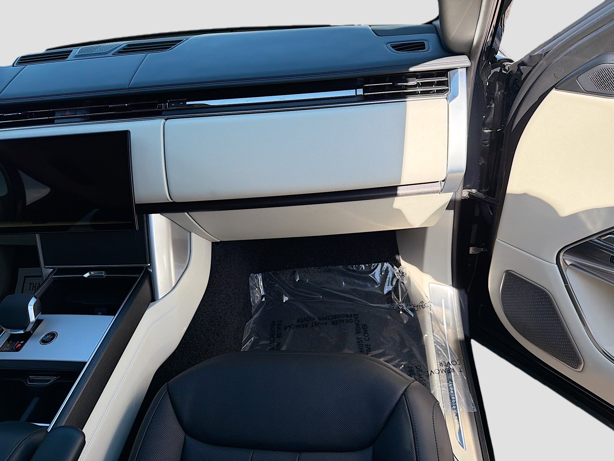 Used 2024 Land Rover Range Rover Autobiography AWD/4WD image 18