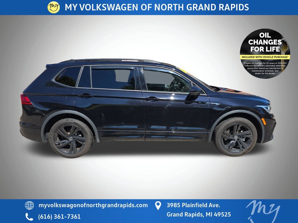 Used 2024 Volkswagen Tiguan SE R-Line AWD/4WD image 9