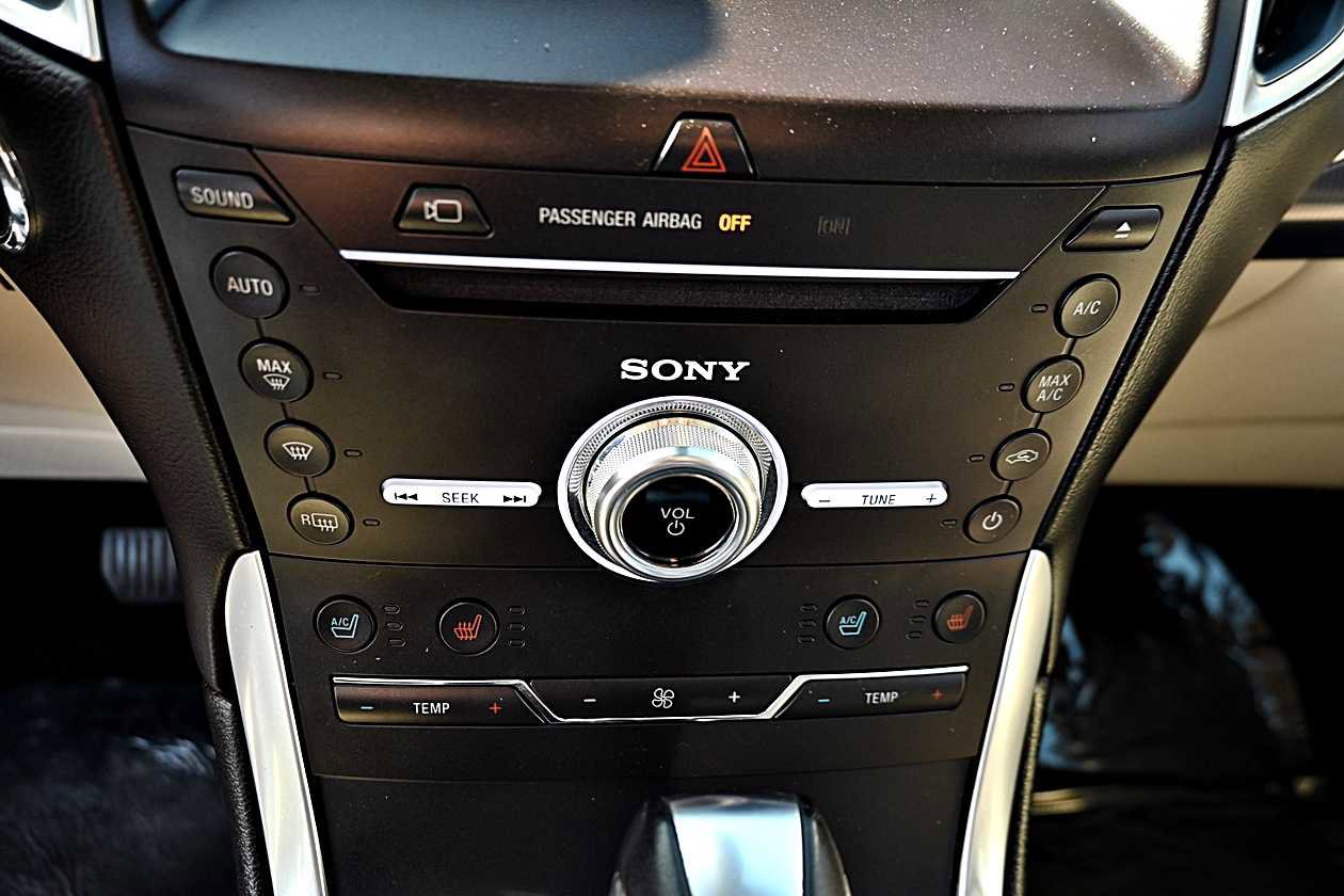 Used 2017 Ford Edge Titanium w/ Equipment Group 302A FWD image 29