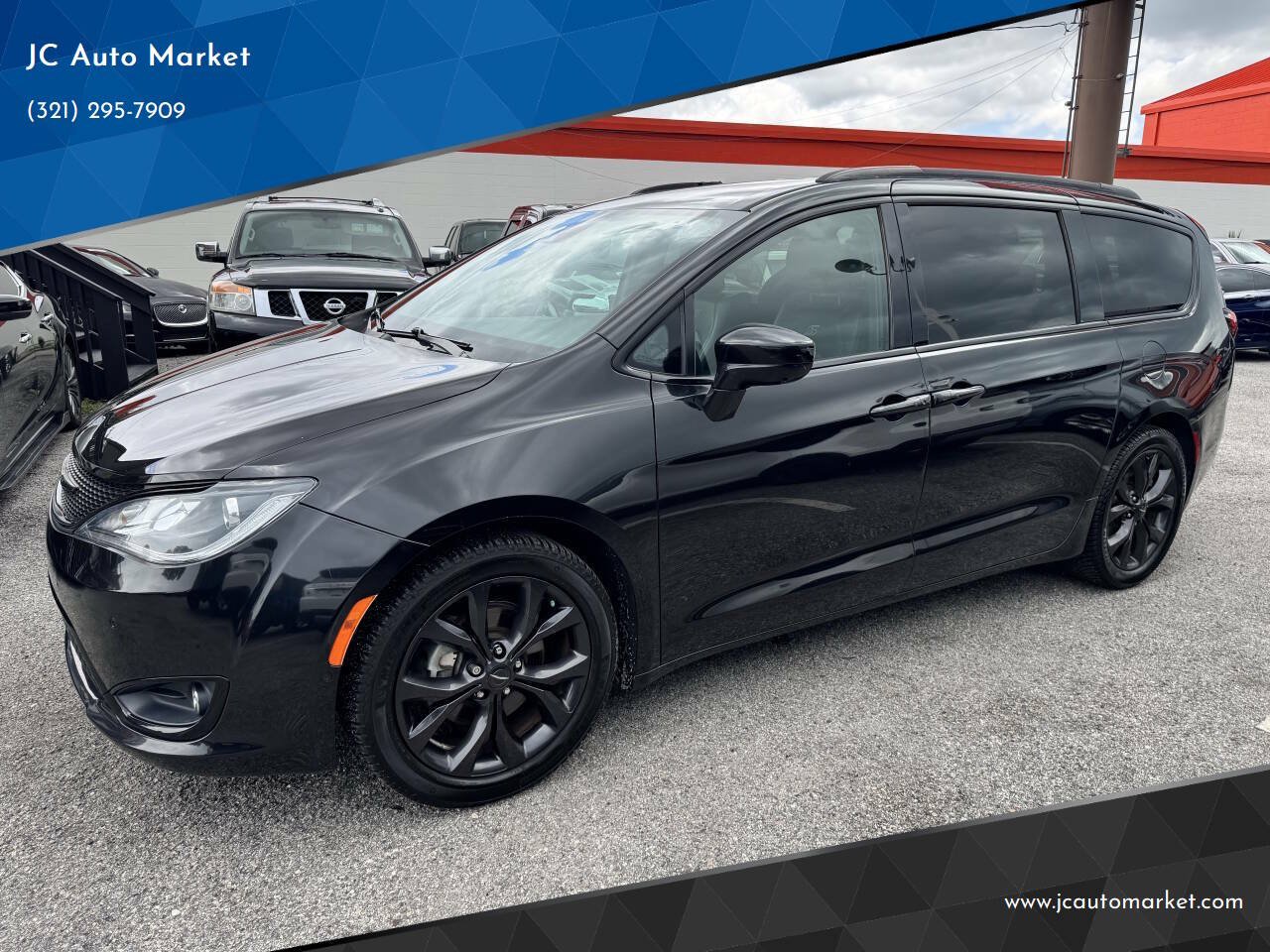 Used 2019 Chrysler Pacifica Touring-L Plus w/ Advanced Safetytec Group FWD image 1
