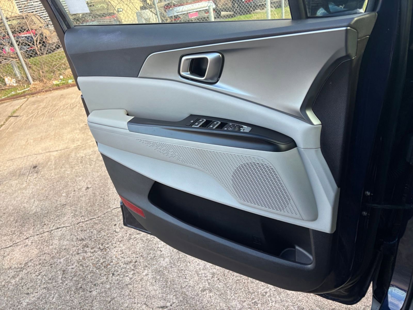 Used 2024 Kia Carnival LX image 21