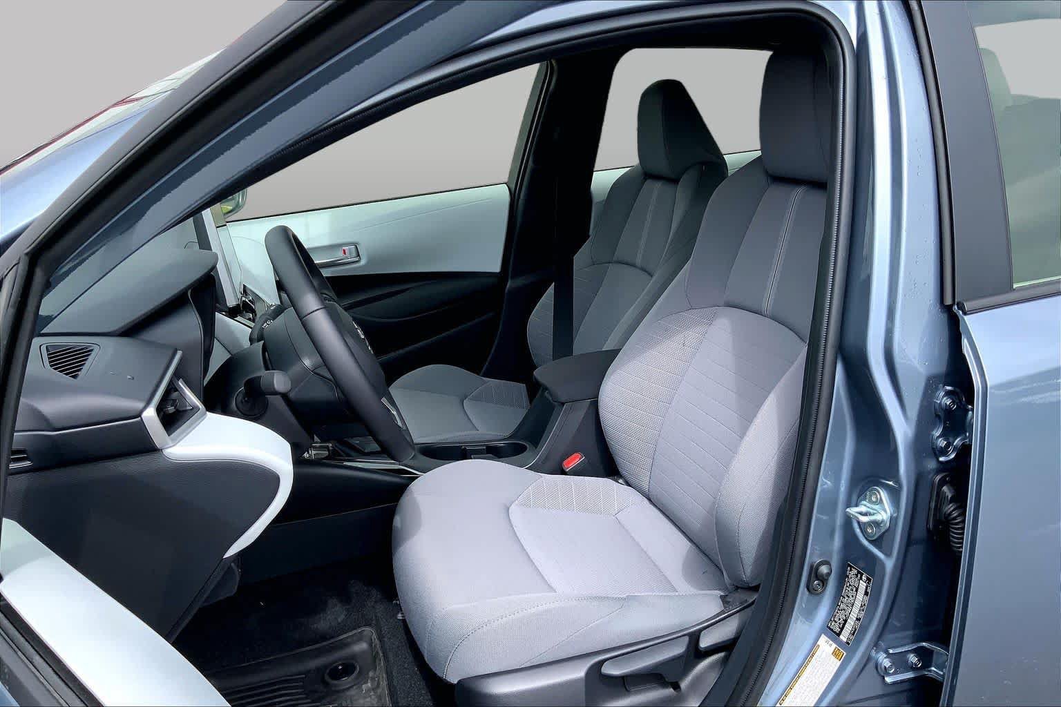 Used 2026 Toyota Corolla SE FWD image 7