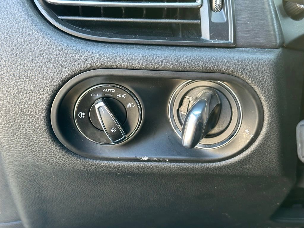 Certified 2023 Porsche Macan GTS image 35