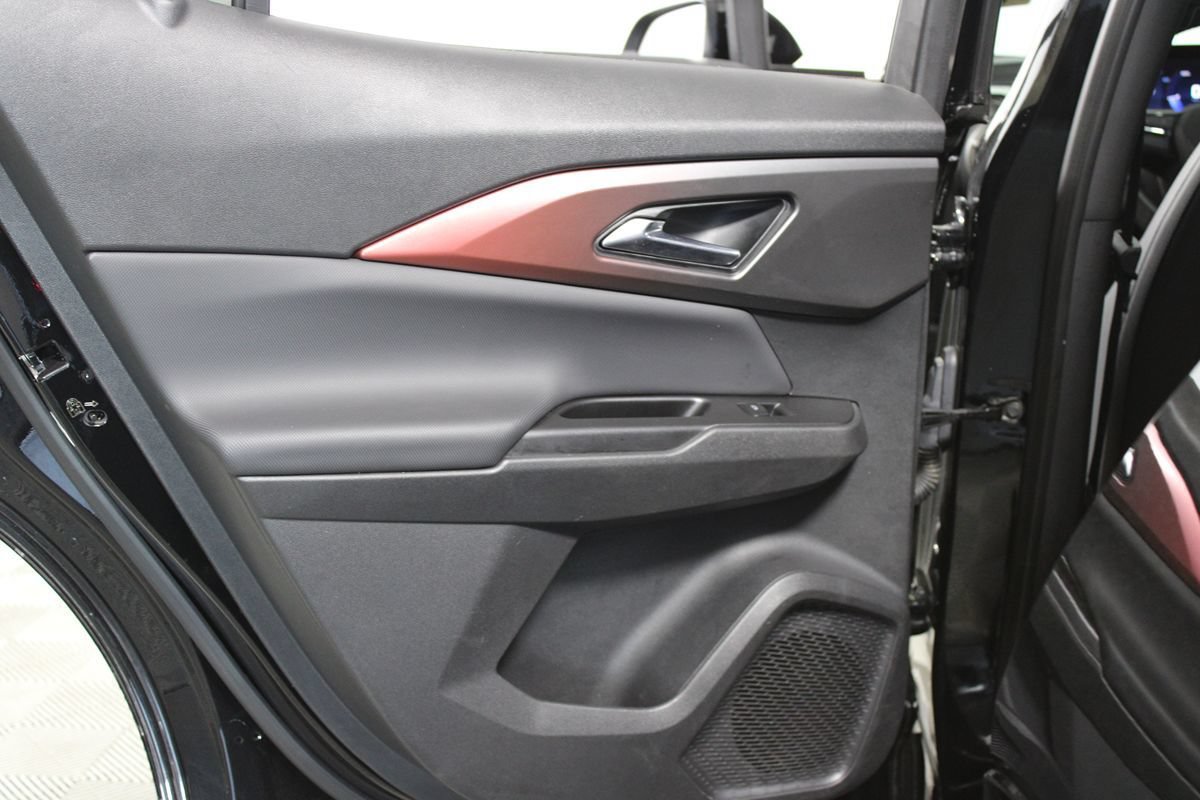 Used 2024 Chevrolet Equinox EV RS w/ LPO, Trailering Package FWD image 25