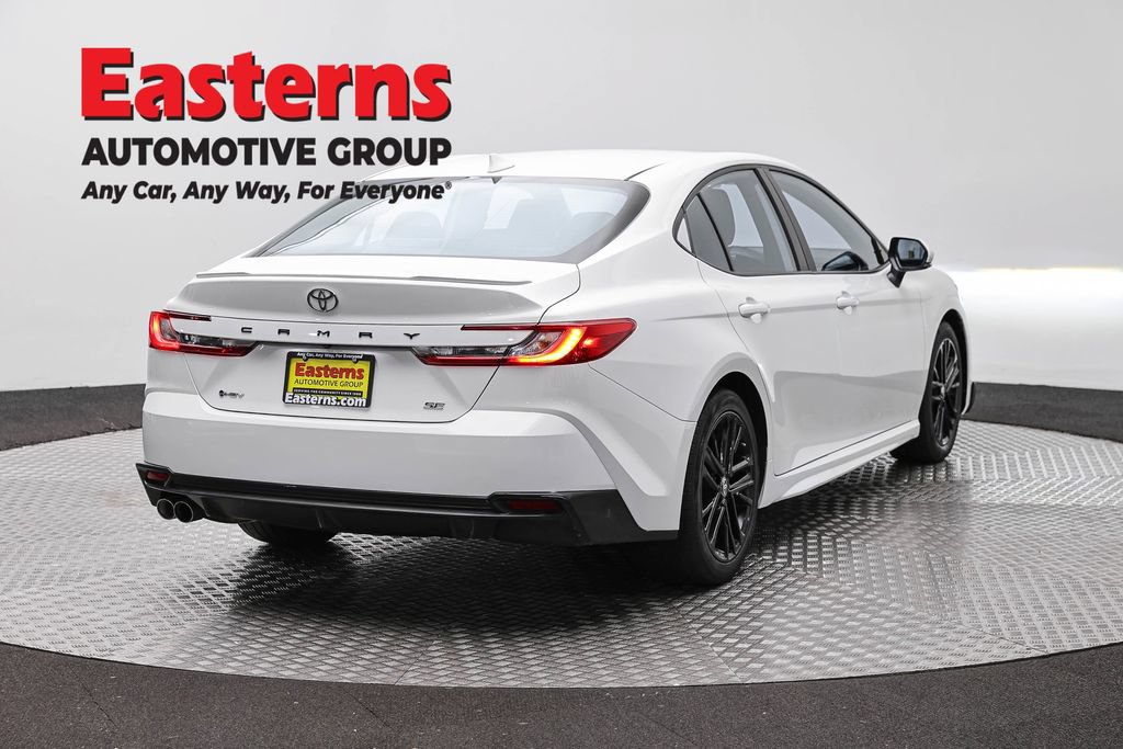 Used 2025 Toyota Camry SE FWD image 5