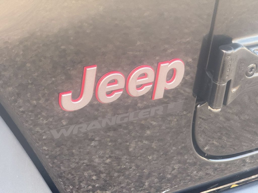 Used 2025 Jeep Wrangler Unlimited Rubicon AWD/4WD image 9