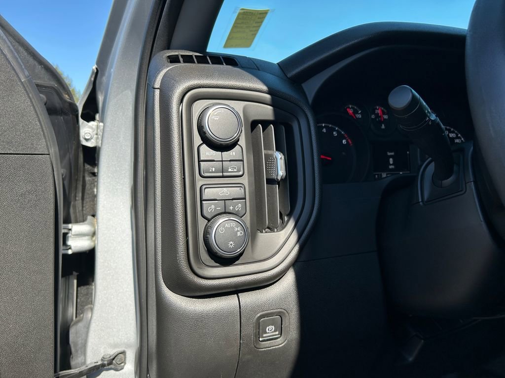 Used 2020 Chevrolet Silverado 1500 Custom w/ Custom 2.7L Value Package AWD/4WD image 19