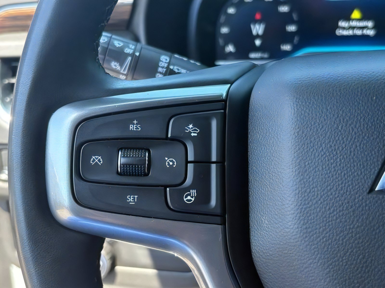 Used 2023 Chevrolet Suburban Premier AWD/4WD image 22