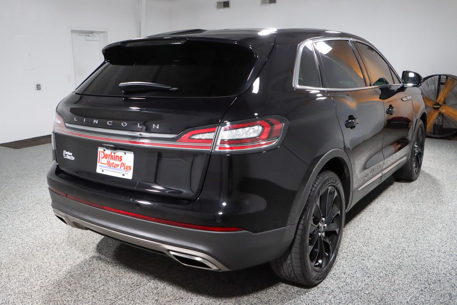 Used 2021 Lincoln Nautilus Reserve w/ Cargo Utility Package AWD/4WD image 7