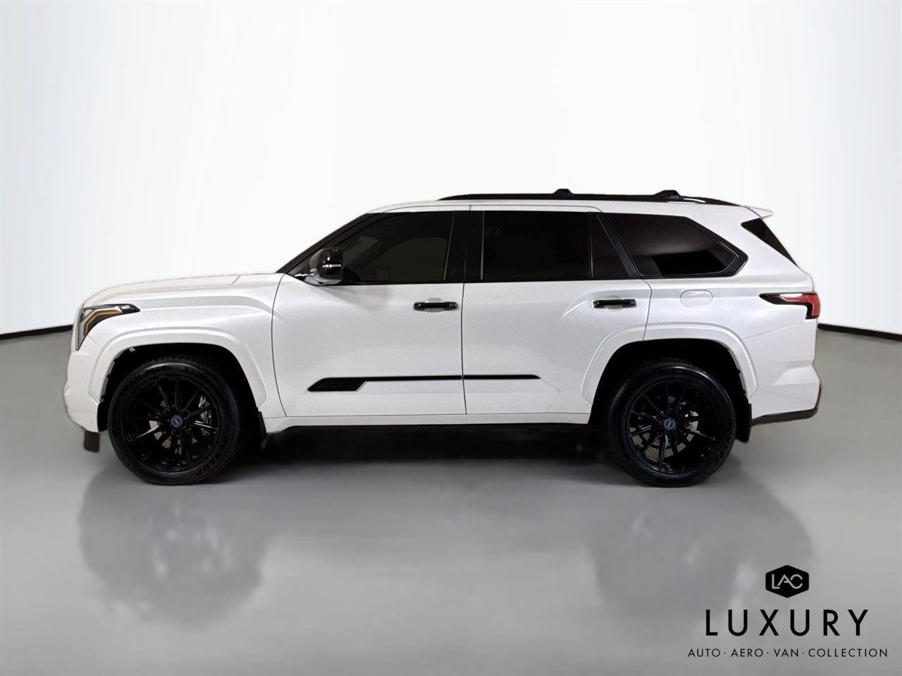Used 2024 Toyota Sequoia Capstone AWD/4WD image 9