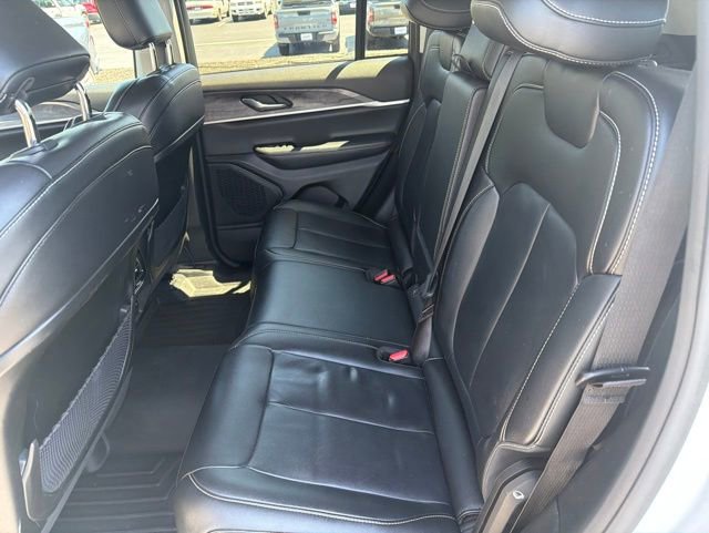 Used 2023 Jeep Grand Cherokee Limited AWD/4WD image 18