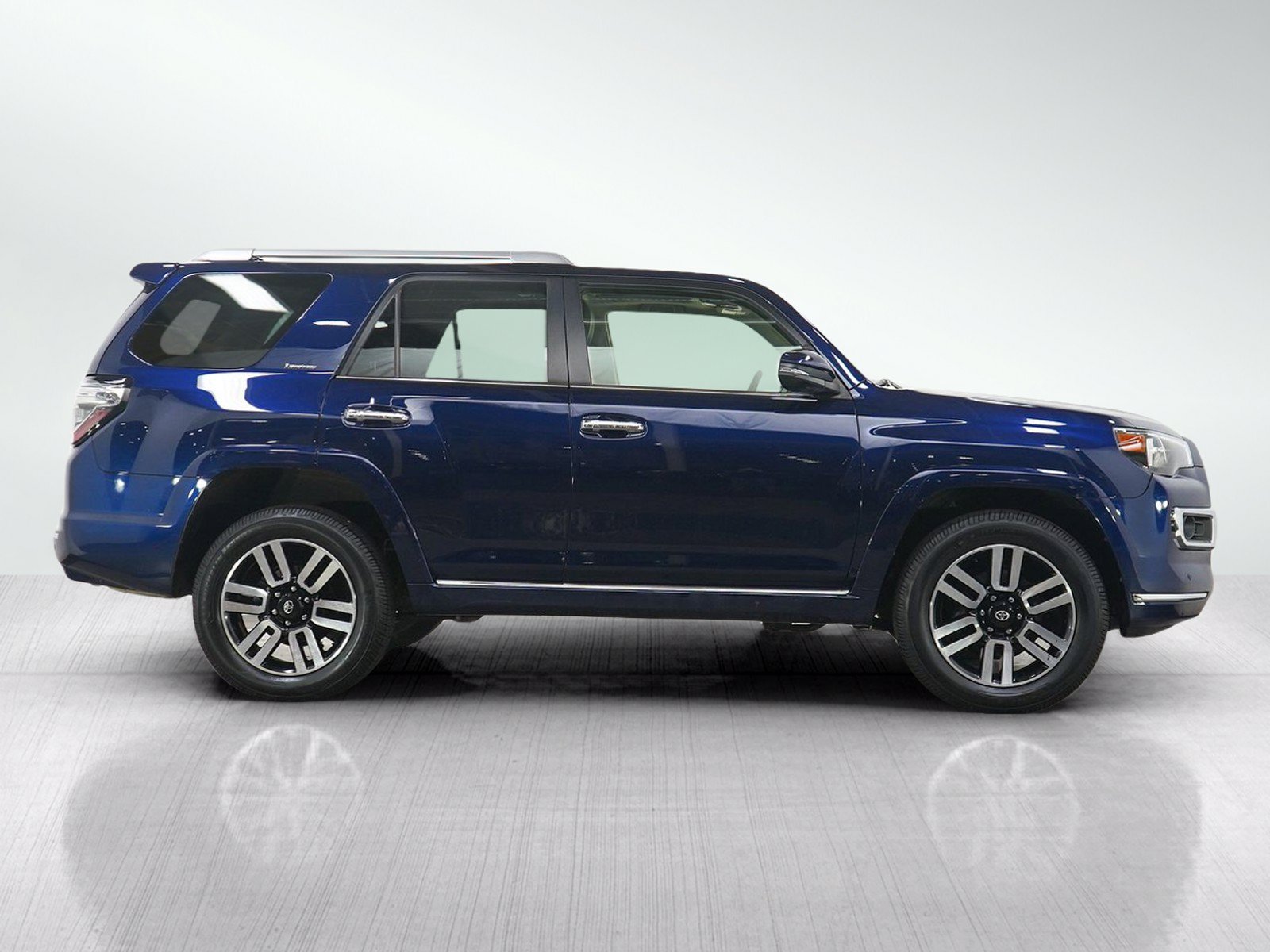 Used 2022 Toyota 4Runner Limited AWD/4WD image 6