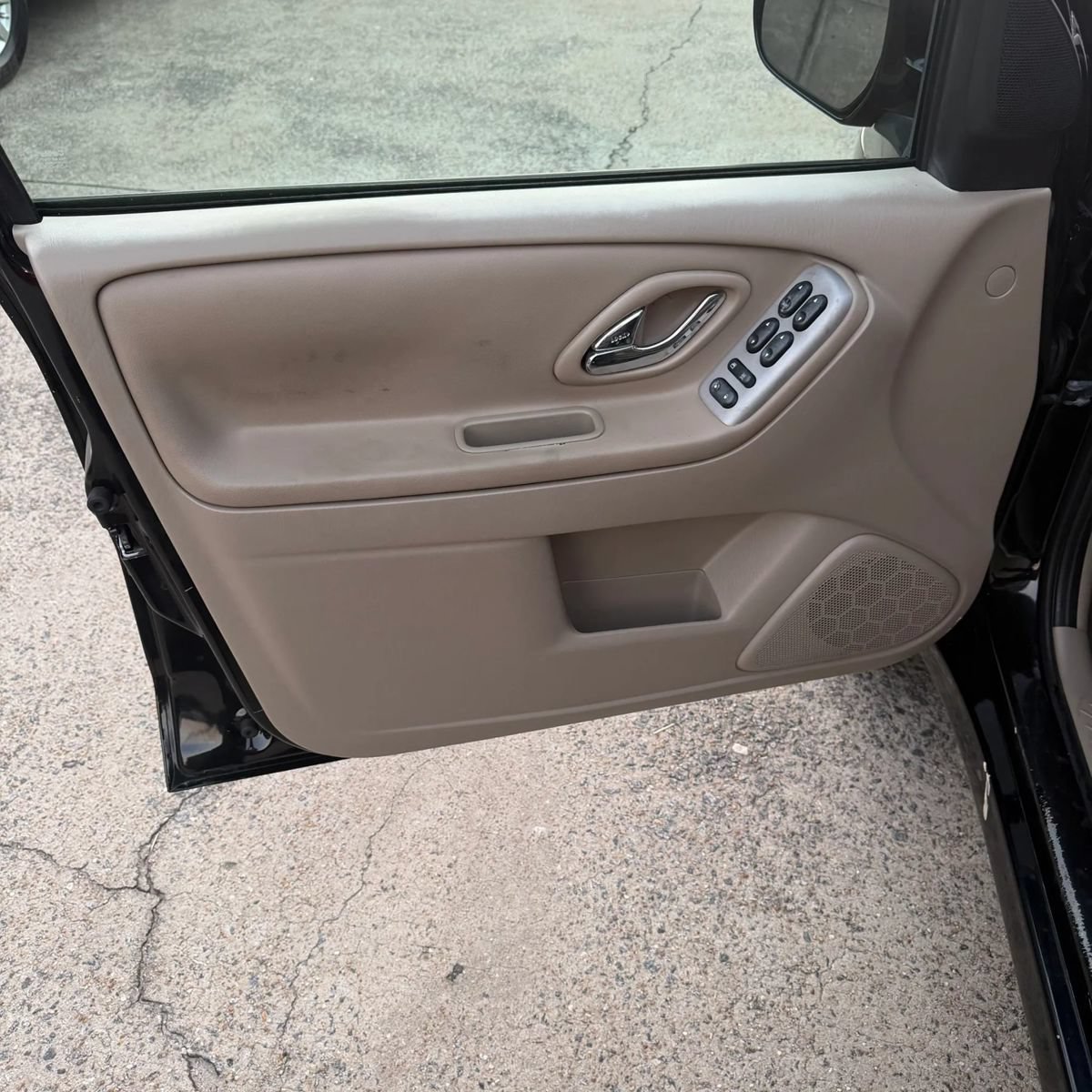 Used 2005 MAZDA Tribute s FWD image 5