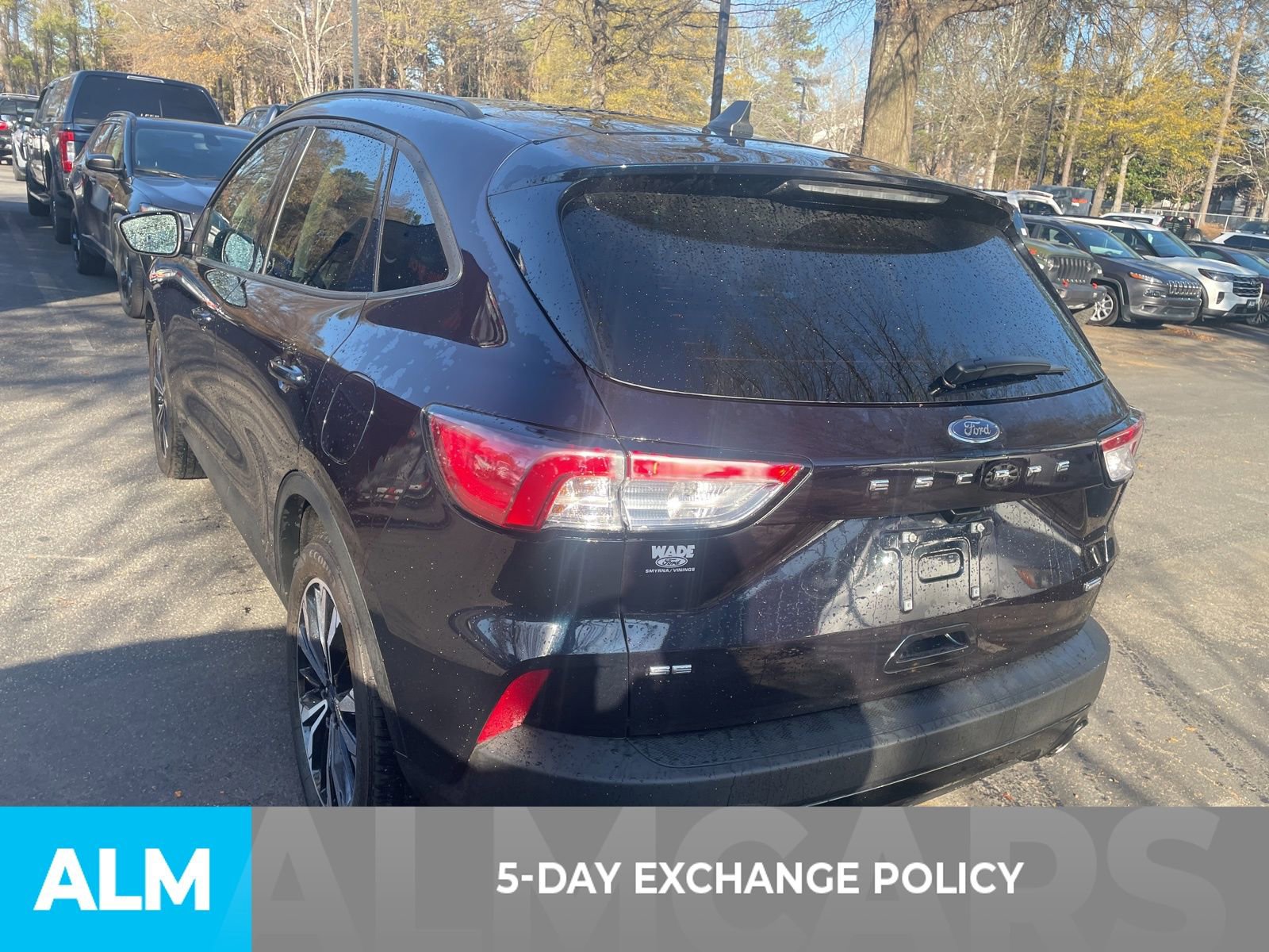 Used 2021 Ford Escape SE w/ SE Sport Appearance Package image 4