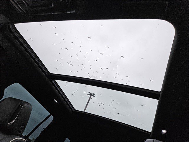 Certified 2024 Cadillac Escalade ESV Premium Luxury w/ Performance Package image 12