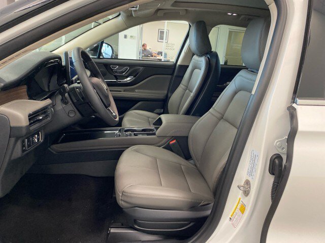 New 2024 Lincoln Corsair Grand Touring w/ Equipment Group 301A AWD/4WD image 16