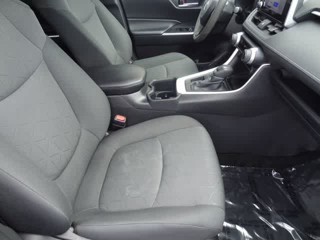 Used 2023 Toyota RAV4 XLE FWD image 15