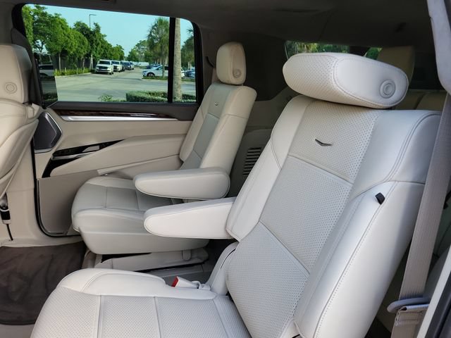 Used 2025 Cadillac Escalade ESV Sport Platinum AWD/4WD image 14