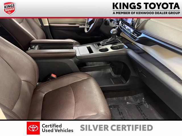Used 2022 Toyota Sienna Platinum FWD image 13