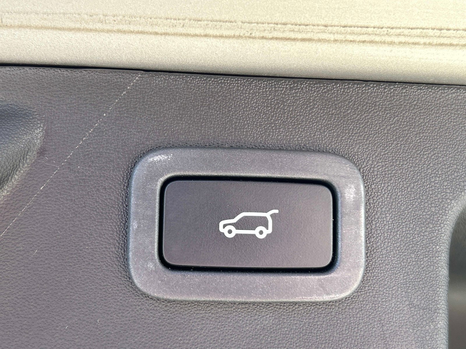 Used 2017 Land Rover Discovery Sport HSE AWD/4WD image 15