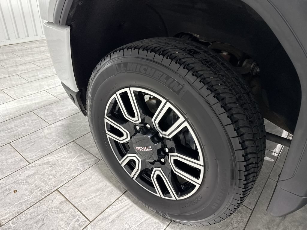 Used 2022 GMC Sierra 2500 AT4 w/ AT4 Preferred Package AWD/4WD image 34