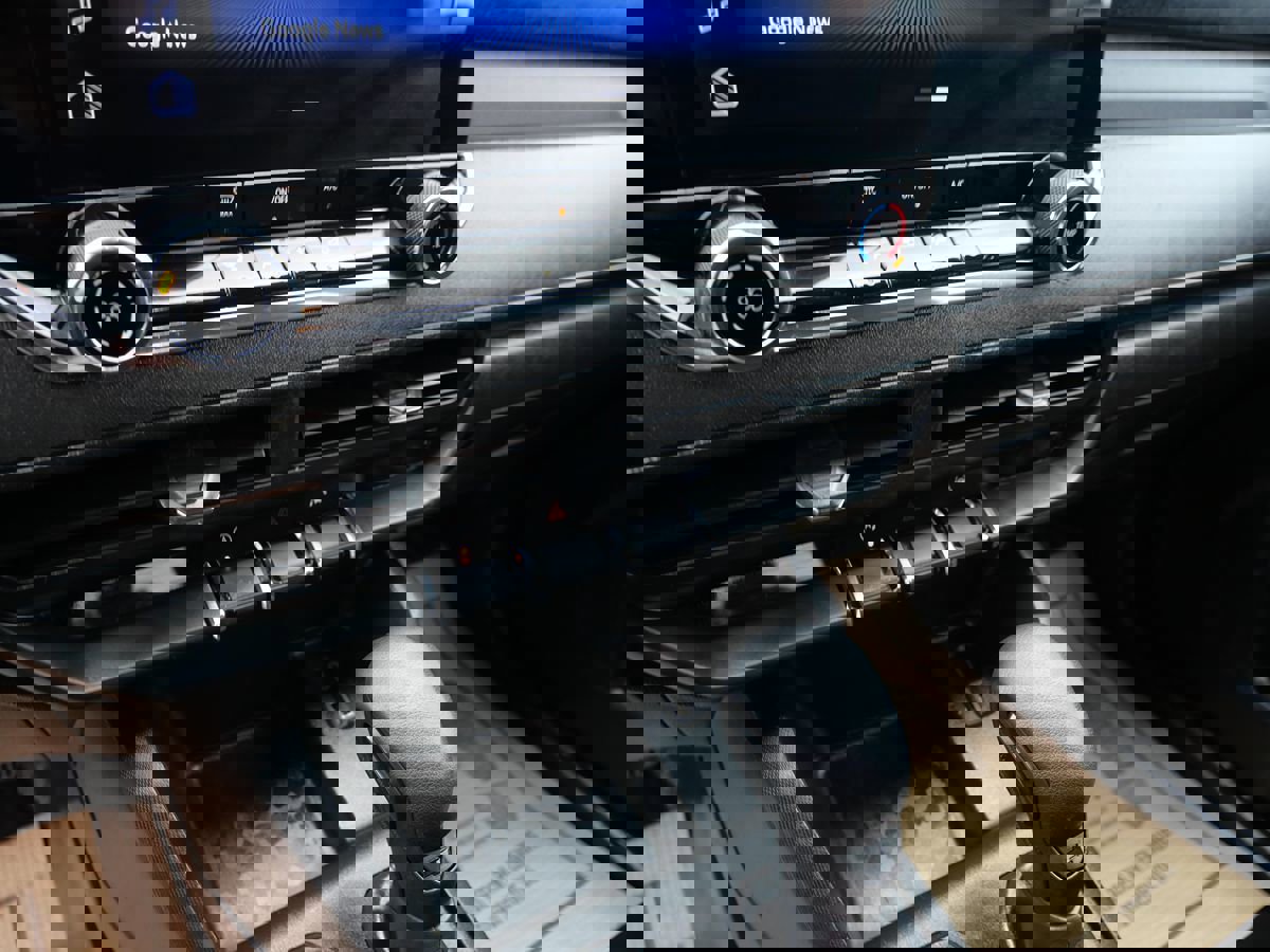 Used 2023 Chevrolet Colorado W/T image 13