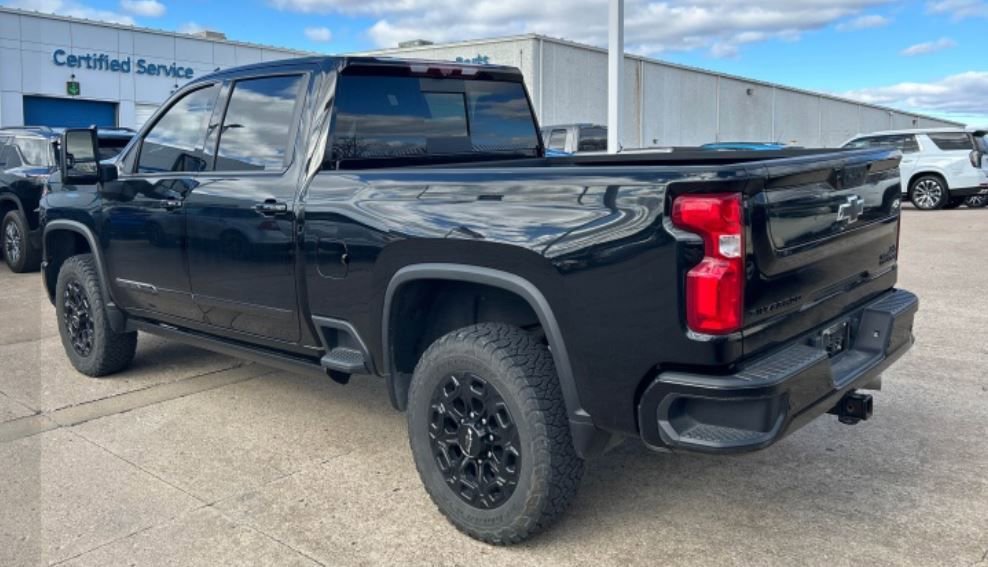 Used 2024 Chevrolet Silverado 2500 High Country w/ Midnight Edition image 4