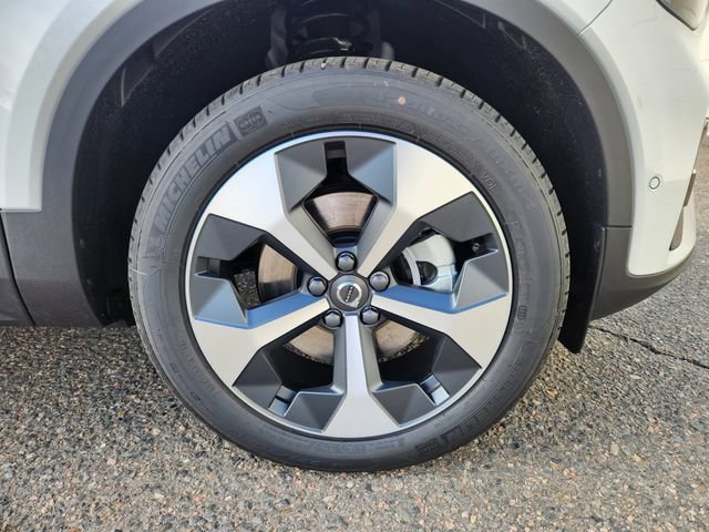 New 2026 Volvo XC40 B5 Plus w/ Protection Package Premier AWD/4WD image 19