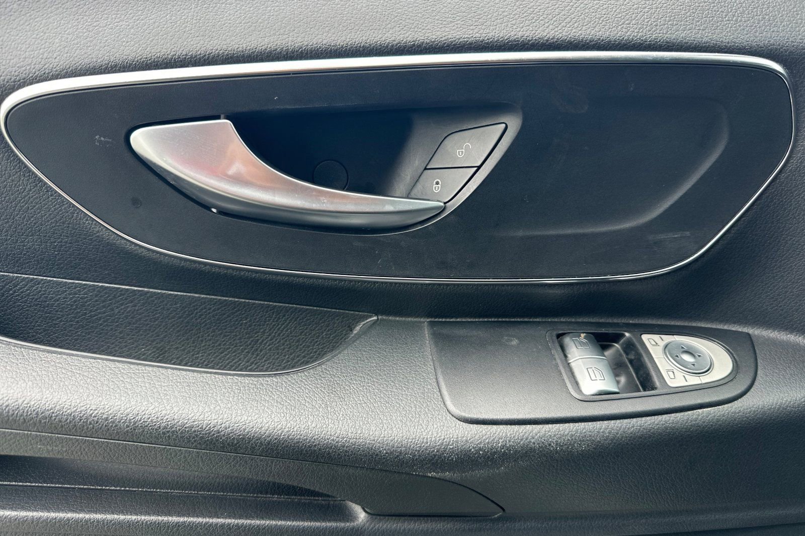 Used 2016 Mercedes-Benz Metris Passenger image 11