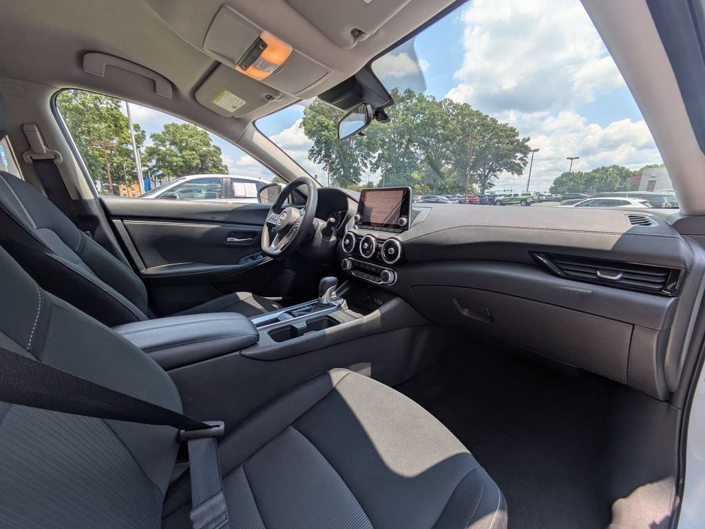 Used 2025 Nissan Sentra SV FWD image 29