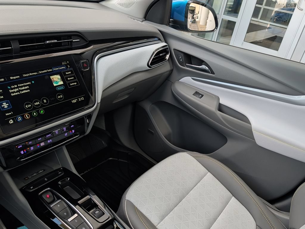 Used 2023 Chevrolet Bolt EUV Premier w/ Sun & Sound Package FWD image 20