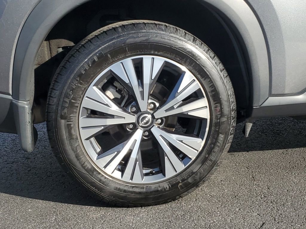 Used 2022 Nissan Rogue SV w/ SV Premium Package image 9