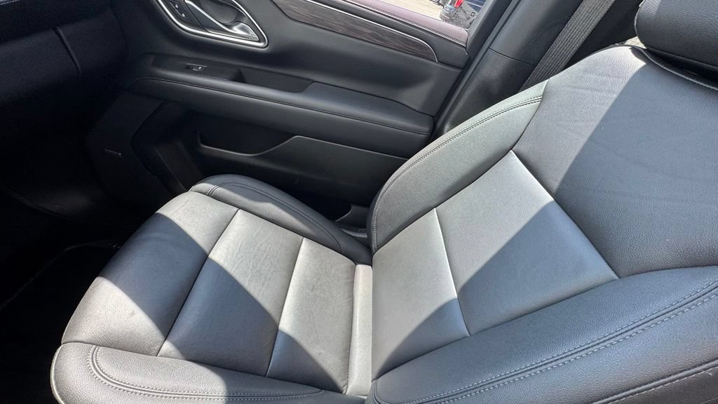 Used 2022 Chevrolet Tahoe LT w/ Luxury Package AWD/4WD image 32