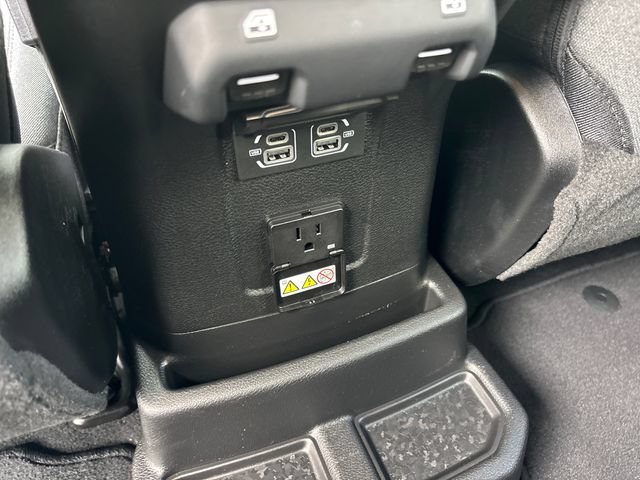 Used 2025 Jeep Wrangler Unlimited Sahara AWD/4WD image 13
